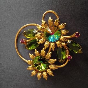 Elegant Gold and Green Floral Brooch